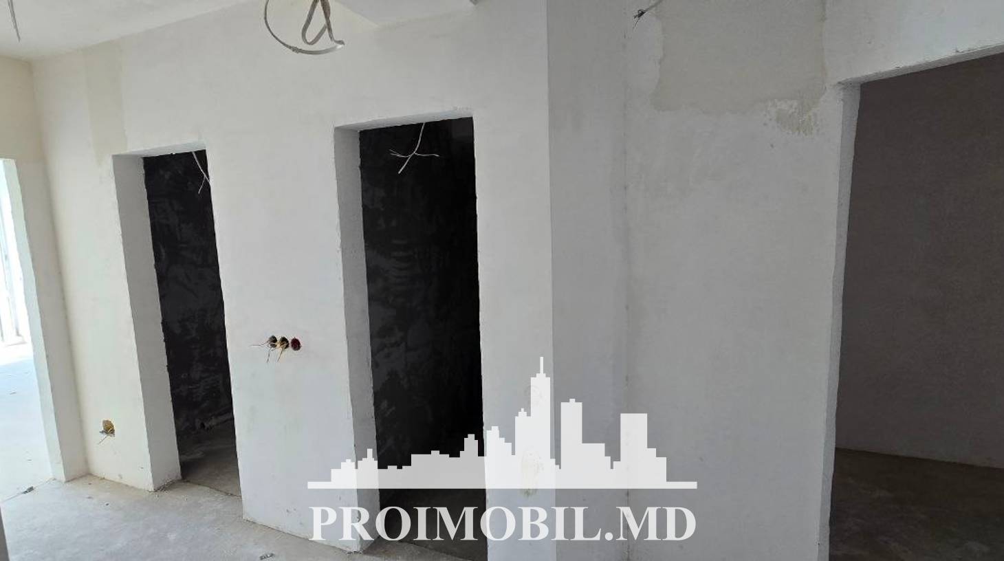 https://images.proimobil.md/vBVUANxYwTcNS66qCZ47vGltrdLXfSmyN66UBsdl9CM/watermark:0.75:so:0:30:0.39/resize:fill:1460:816:1/gravity:ce/bG9jYWw6Ly8vZXN0YXRlL2xyLzE2ZTU3MjE4LTU0N2ItNDk3OC1iNzU4LTkwM2U1YmE0NzYwMy5qcGVn