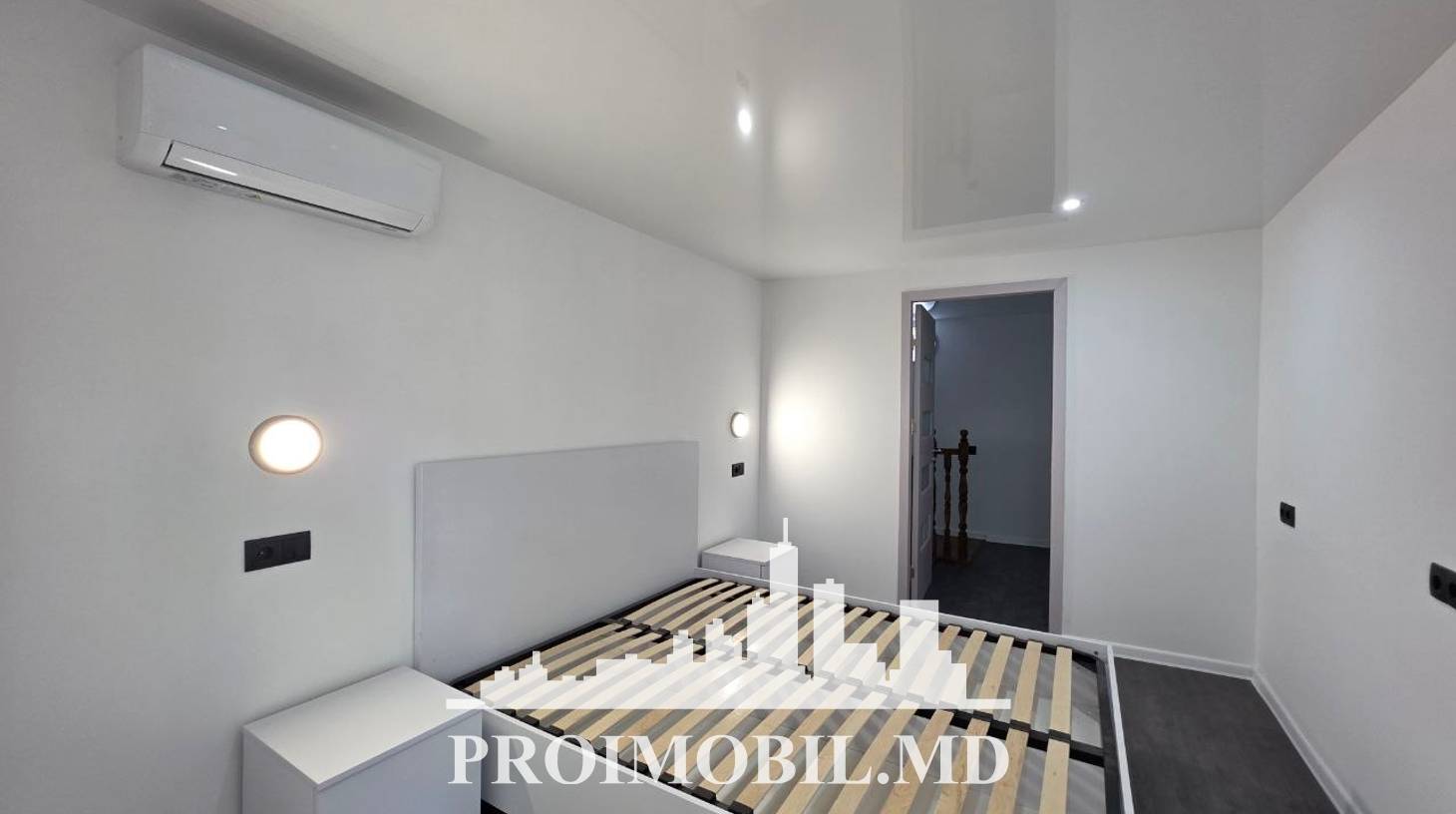 https://images.proimobil.md/vC4eRehJzPWqP5mdVULuqVabflXmX6UV7Uq0o2oXk6Y/watermark:0.75:so:0:30:0.39/resize:fill:1460:816:1/gravity:ce/bG9jYWw6Ly8vZXN0YXRlL2xyLzk5ZjVjYzM4LTU4OGItNGVmMi1iYTJiLTEzNzgwOTgwN2VkOC5qcGVn