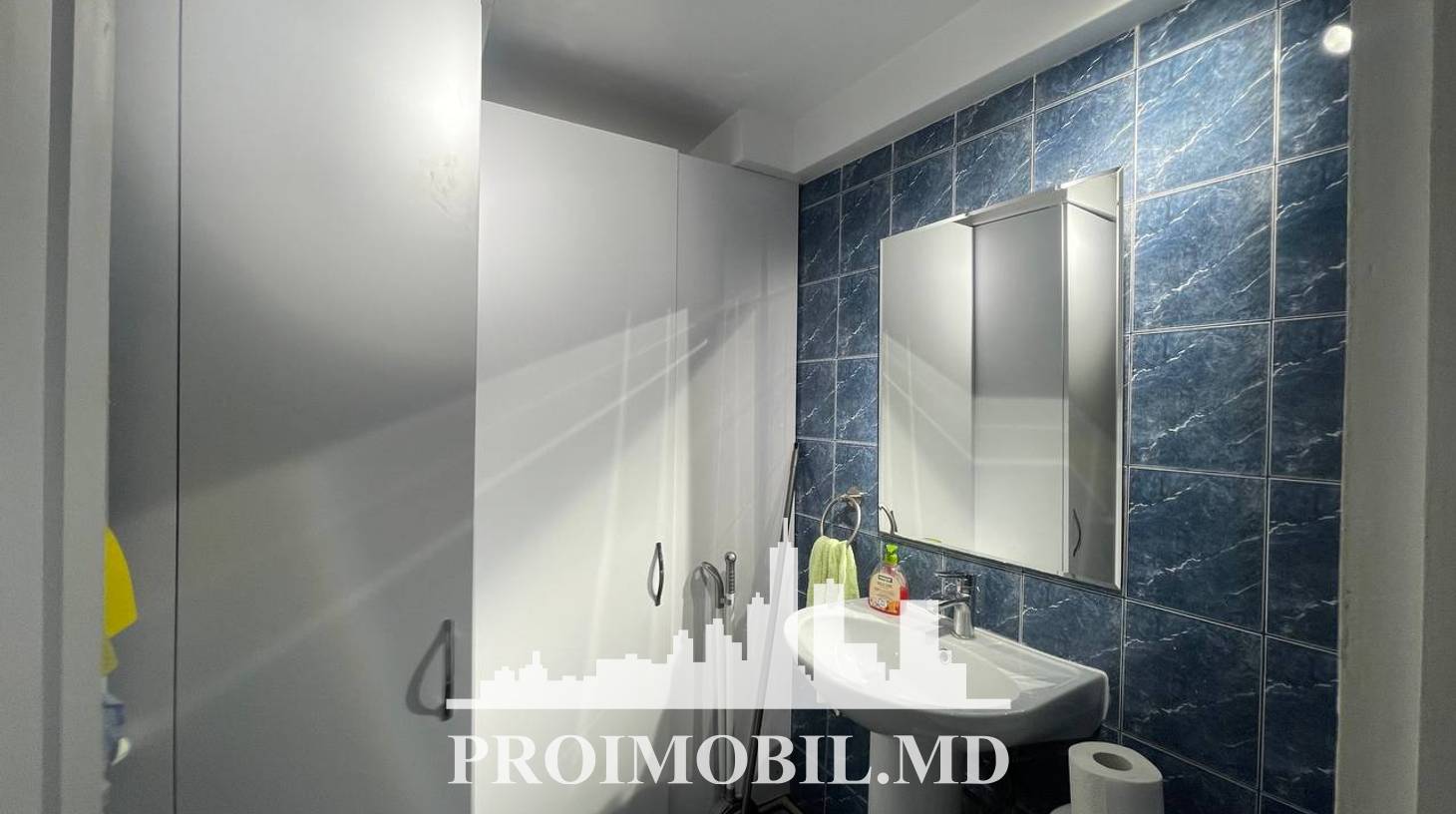 https://images.proimobil.md/vCccNd9P3EBRXL0AWN7tel5chAE87Db7-Y5e86pUqdI/watermark:0.75:so:0:30:0.39/resize:fill:1460:816:1/gravity:ce/bG9jYWw6Ly8vZXN0YXRlL2xyLzRmZTFlM2I3LWE5NWUtNDkzNC05MjNjLTZjNzAyYmY1ZjliZC5qcGVn
