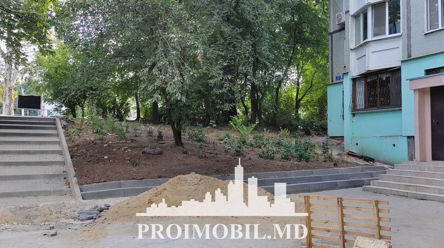 https://images.proimobil.md/vD4lPWN9UXBJsIfaErEJ47zVGaFwJ4lA8wD7lU1W6go/watermark:0.75:so:0:30:0.39/resize:fill:1460:816:1/gravity:ce/bG9jYWw6Ly8vZXN0YXRlL2xyL2VhNDMzZmFiLTlhODUtNGIzZi1iMmM0LTZhZDk4YmRhMWRjMS5qcGVn