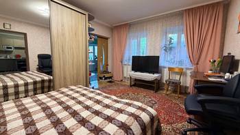 https://images.proimobil.md/vEM7BOMMQWGAOIpblSfh9OsohMCxiXAm71v8NKKCgOM/resize:fill:350:198:1/gravity:ce/bG9jYWw6Ly8vZXN0YXRlL2xyLzJjMjkzMmFhLWZmMzAtNGVkNi05MWU5LTNiOTRlZTk4NWVmYS5qcGVn
