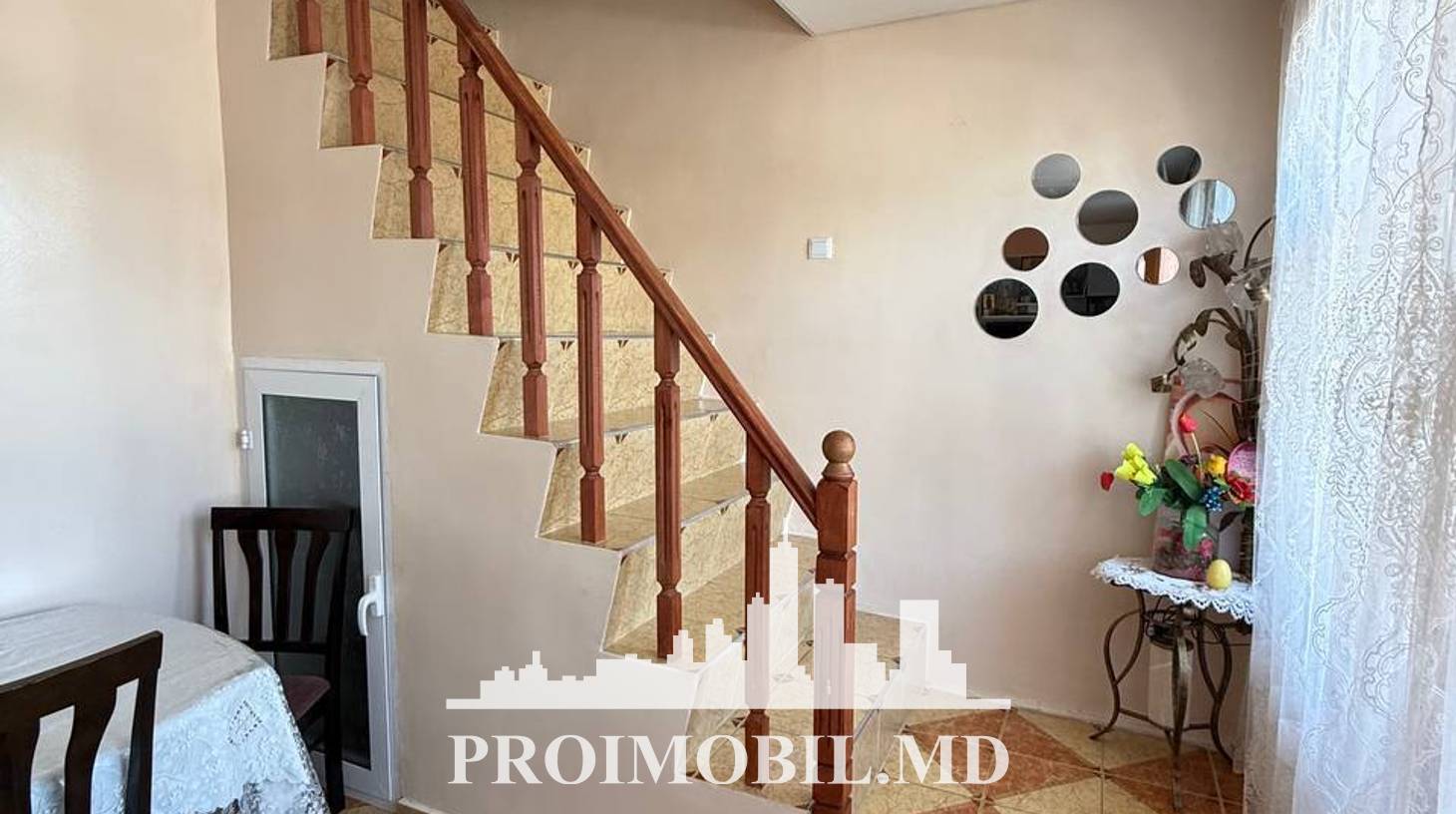 https://images.proimobil.md/vFos4JcnbCkhihGVQpkKX5nwcgctYxzwWIWvVwLIJBw/watermark:0.75:so:0:30:0.39/resize:fill:1460:816:1/gravity:ce/bG9jYWw6Ly8vZXN0YXRlL2xyLzU4YzFlODgxLTBlNzUtNDIwOC1iMWUyLTg3ZTgxZDIwZjk4MS5qcGVn