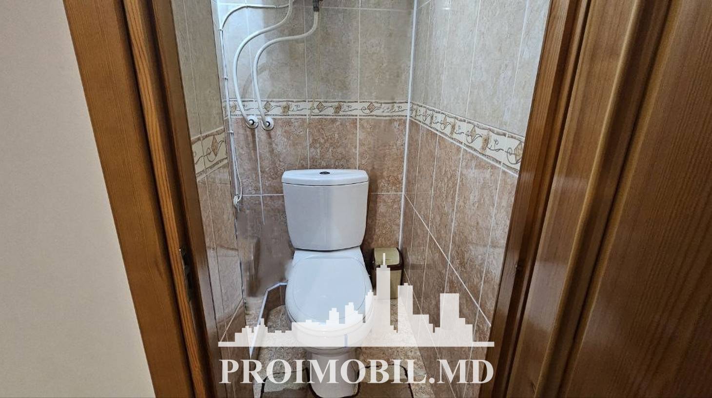 https://images.proimobil.md/vIu7eEup30LZv3IdEGmIGhyfnujcEc7yIH9tvlgOXrI/watermark:0.75:so:0:30:0.39/resize:fill:1460:816:1/gravity:ce/bG9jYWw6Ly8vZXN0YXRlL2xyLzJkZDhiOGZlLWY3OWEtNDQyZi1iMzc2LWU5MDVlNjViMzBlNS5qcGVn