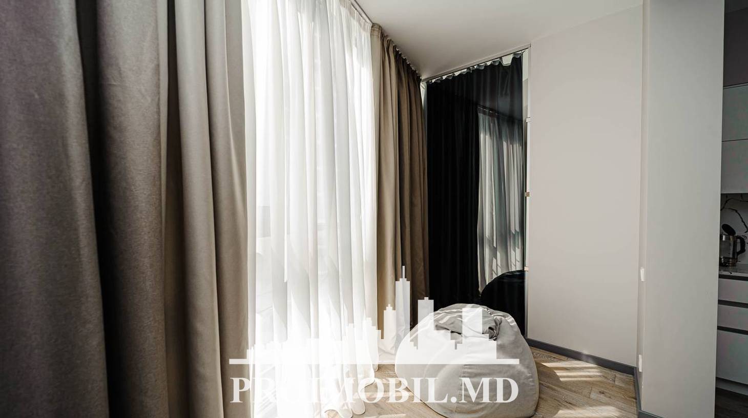 https://images.proimobil.md/vJJuGhb0EwrJJ9dR_EHCuN0_Nx8gxDc-XvQd1h5Nj6w/watermark:0.75:so:0:30:0.39/resize:fill:1460:816:1/gravity:ce/bG9jYWw6Ly8vZXN0YXRlL2xyLzhlNTgxZjdiLTlkM2EtNGJiZC05ZjU3LTIxNWEzYzg1MmVmMi5qcGVn