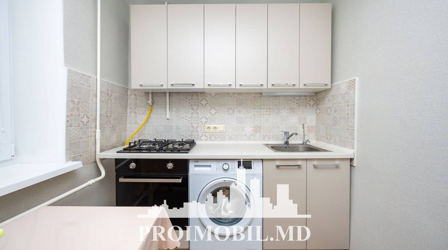 https://images.proimobil.md/vKKaNXLjUtlBpiy1kmGOjzQ3_jgdJKqOWXsi6OqRa9s/watermark:0.75:so:0:30:0.39/resize:fill:1460:816:1/gravity:ce/bG9jYWw6Ly8vZXN0YXRlL2xyLzk0NThhNzQ2LTQxZTItNGE0Yy1iNWZiLTk4OWViM2QxNDIwZC5qcGVn