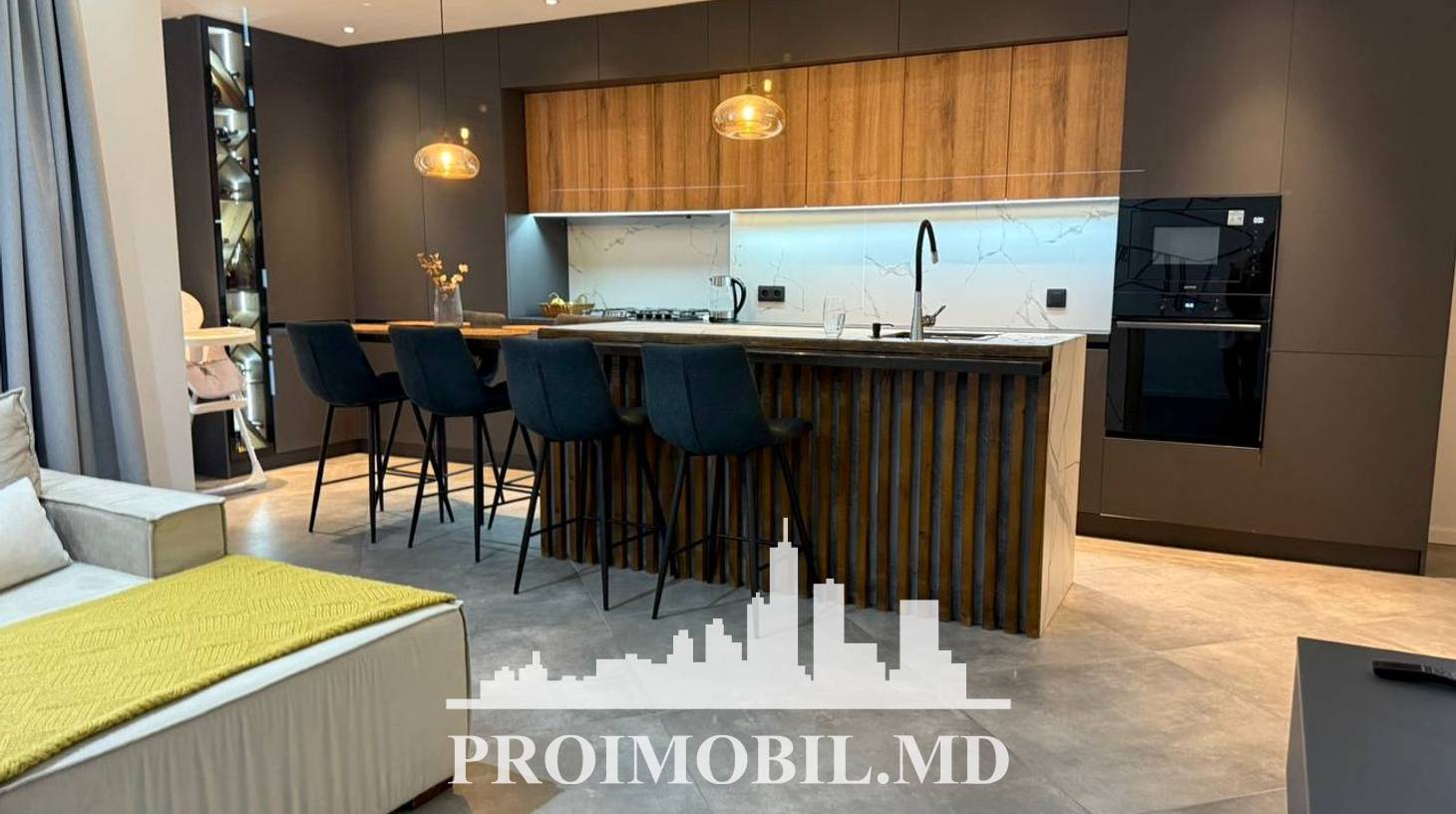 https://images.proimobil.md/vKgtmkTJHER--83H445NB8hvQVtL9fxI0yvYW9hJ-V8/watermark:0.75:so:0:30:0.39/resize:fill:1460:816:1/gravity:ce/bG9jYWw6Ly8vZXN0YXRlL2xyLzM3MjdhOGNlLWE3MzctNDhjZi04YmZmLTYzM2QyMGIxNTUyZC5qcGVn