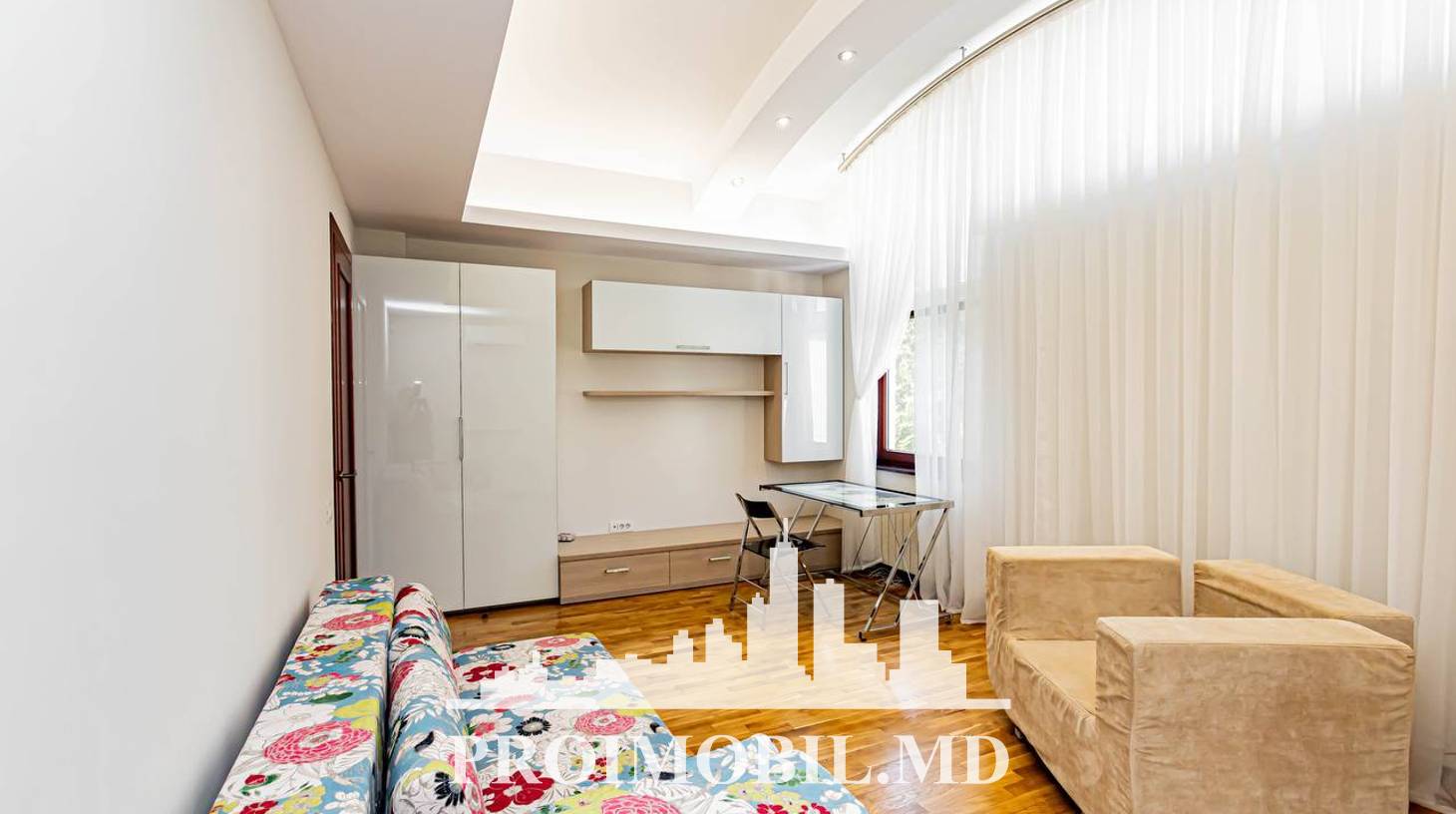 https://images.proimobil.md/vQBVqtcD-UlLJepSDFZP7sWy_NjMSDAc0Xez5Y323ZE/watermark:0.75:so:0:30:0.39/resize:fill:1460:816:1/gravity:ce/bG9jYWw6Ly8vZXN0YXRlL2xyLzQxOTBiZGI1LTgyZjAtNGE1OC05N2ZmLTYyNTlmZDQ2MmFkYy5qcGVn