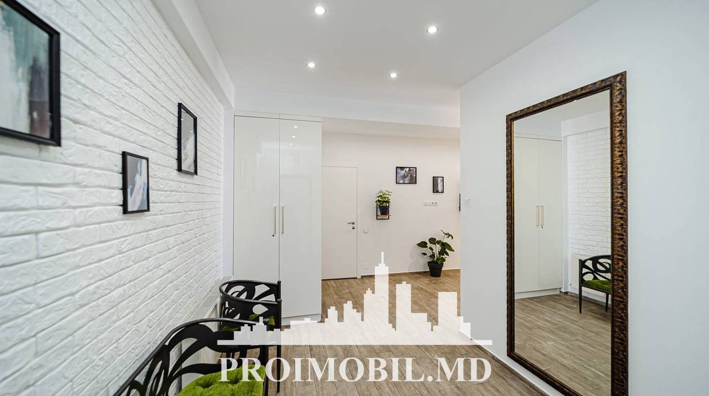 https://images.proimobil.md/vQJhNeMl7PtORftIoDEXufBxUZHWLf8LQDul2nL57K8/watermark:0.75:so:0:30:0.39/resize:fill:1460:816:1/gravity:ce/bG9jYWw6Ly8vZXN0YXRlL2xyLzBjMzQzOGYyLWM1ZmYtNGY3Ny1hY2E2LTIzNWZiYWRlM2I4Yi5qcGVn