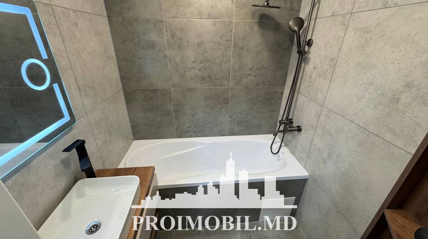 https://images.proimobil.md/vQsczJxUR5GWLVN2kUlbsHmnaj65pKIo0O8y2RNFvjo/watermark:0.75:so:0:30:0.39/resize:fill:1460:816:1/gravity:ce/bG9jYWw6Ly8vZXN0YXRlL2xyLzVmZjA5ZTFkLTY3YzMtNDY5ZC04ODM3LTM0OTcwOWM2NmIzOC5qcGVn