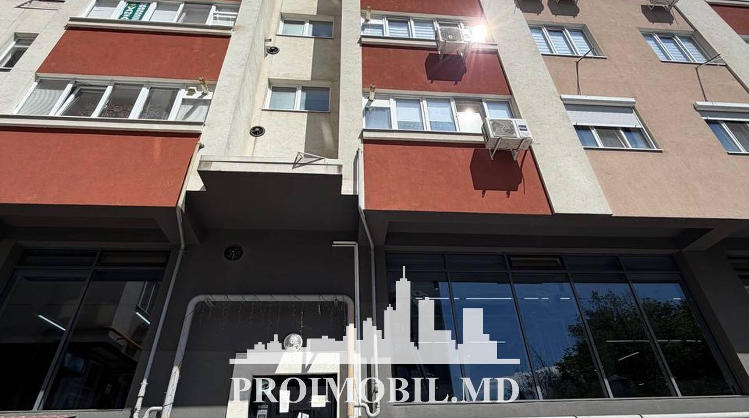 https://images.proimobil.md/vRALj8c0_7EpFv6uY5qCEBK-nfyah6B_gqA5L-9tezQ/watermark:0.75:so:0:30:0.39/resize:fill:1460:816:1/gravity:ce/bG9jYWw6Ly8vZXN0YXRlL2xyL2RmMjBlNDNjLWI0MDYtNDIxZi1iNTJkLTZkYzkzMWEwMzVjNy5qcGVn