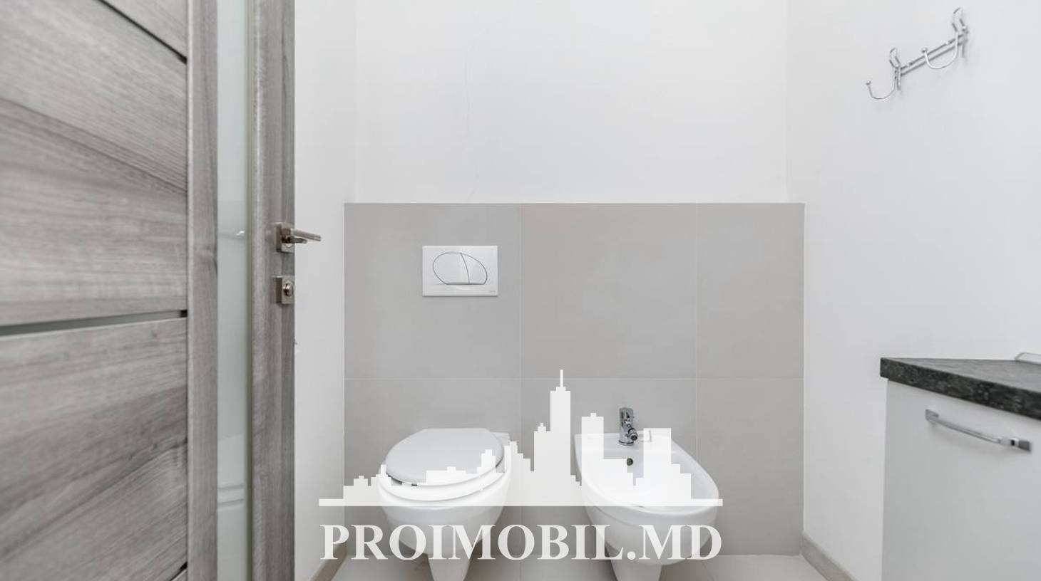 https://images.proimobil.md/vRR-k_f5I4b0nFEoRWIgYCQiR_WRwFRhOXRHBGVISAM/watermark:0.75:so:0:30:0.39/resize:fill:1460:816:1/gravity:ce/bG9jYWw6Ly8vZXN0YXRlL2xyLzc4YzQyNjQwLTJiNGUtNDY5YS1iNmQ5LTYxODgyZGM0ODY4YS5qcGVn