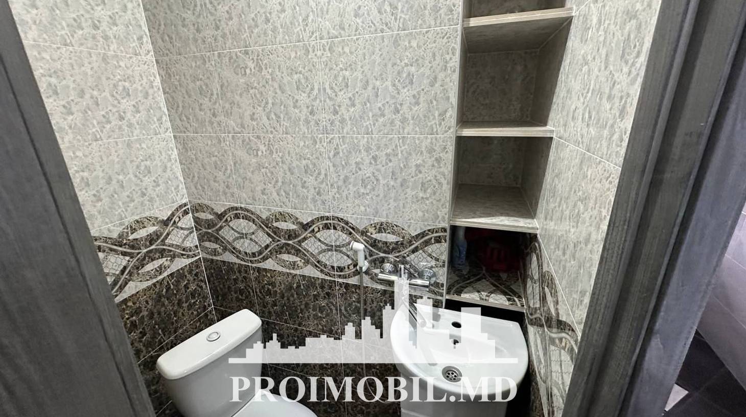 https://images.proimobil.md/vS8lgbd7i6CmEKF0l_DQo6q3rPptybbPMH8JgcDTAcY/watermark:0.75:so:0:30:0.39/resize:fill:1460:816:1/gravity:ce/bG9jYWw6Ly8vZXN0YXRlL2xyLzViMjM4MzAzLWE0MjItNGZiMS1iODJkLTAxZWNlZTAyMDExZC5qcGVn