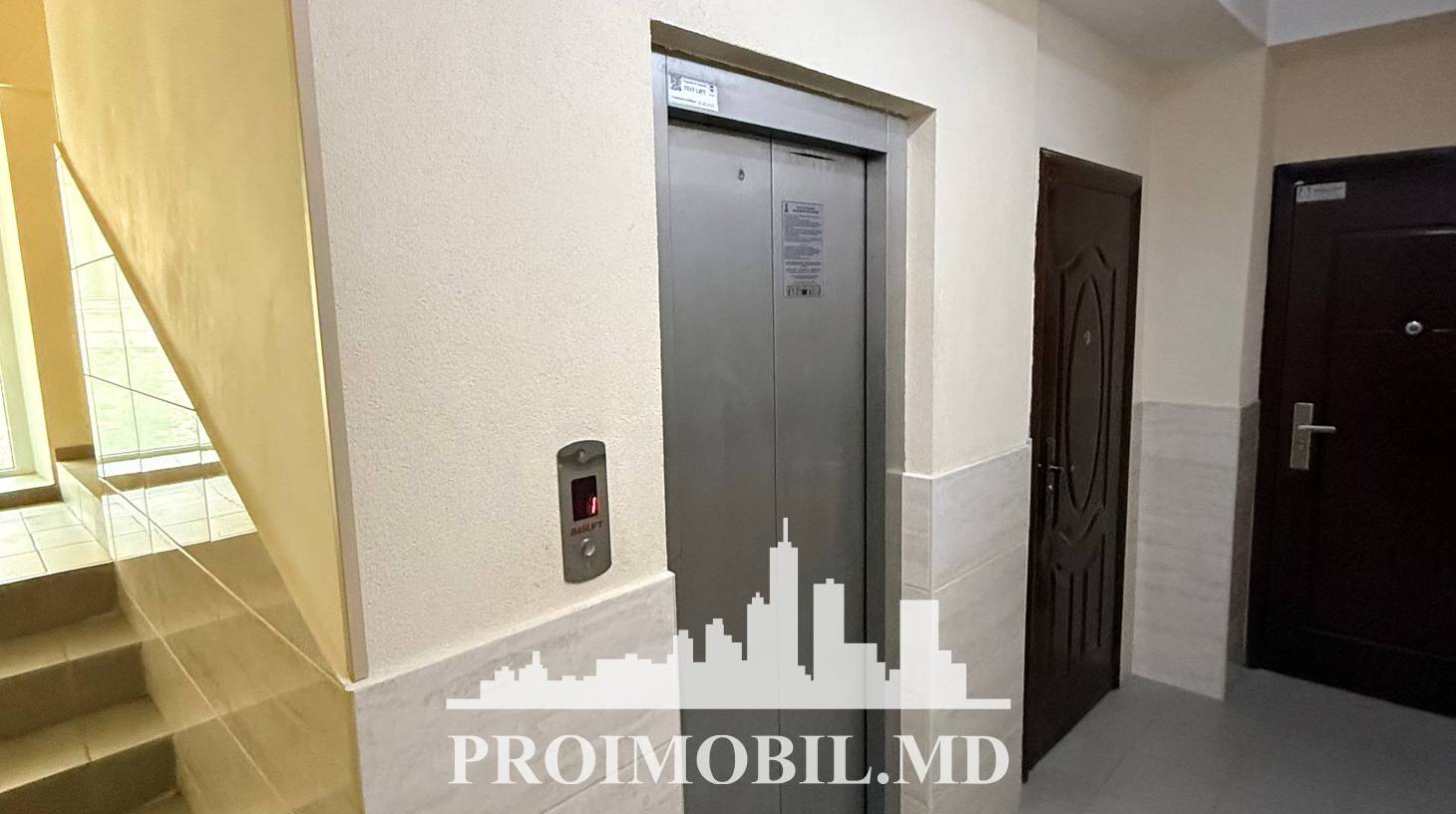 https://images.proimobil.md/vThlb4_B4yVD25QIZLVq_6FMiQID6_PlQNamD7eqwsg/watermark:0.75:so:0:30:0.39/resize:fill:1460:816:1/gravity:ce/bG9jYWw6Ly8vZXN0YXRlL2xyL2RjNWFiOTQyLWZmMDgtNDA0Mi04ODQzLWE4NjI3ZTI3N2Y3YS5qcGVn