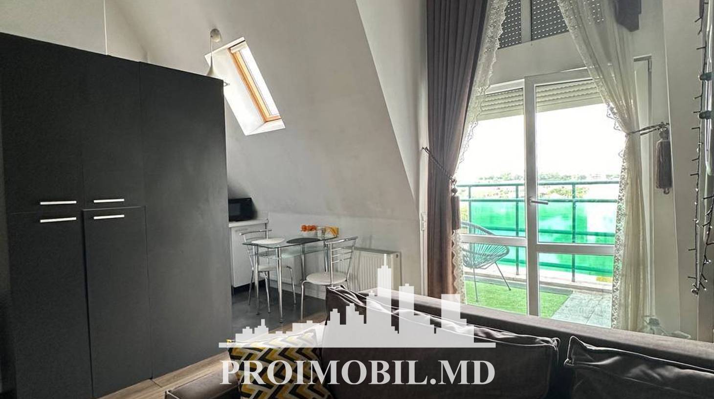 https://images.proimobil.md/vU70c6pDIdqa92sCAA05i4GTdss1Xq6sndDeiQXmCkY/watermark:0.75:so:0:30:0.39/resize:fill:1460:816:1/gravity:ce/bG9jYWw6Ly8vZXN0YXRlL2xyLzhlMzM2OTU1LWJjMGItNDIxNC1iNjgzLTc0M2ZlOWEwMzRjMC5qcGVn