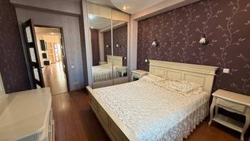 https://images.proimobil.md/vad-HiWRTBUy67cubEb0Z2-bZkx8gHBAhc0rELiXnY4/resize:fill:350:198:1/gravity:ce/bG9jYWw6Ly8vZXN0YXRlL2xyLzY1MmM1YTNjLTdlYTYtNDQwZC04ZWQwLTlkMDE4YjllOGJjZC5qcGVn