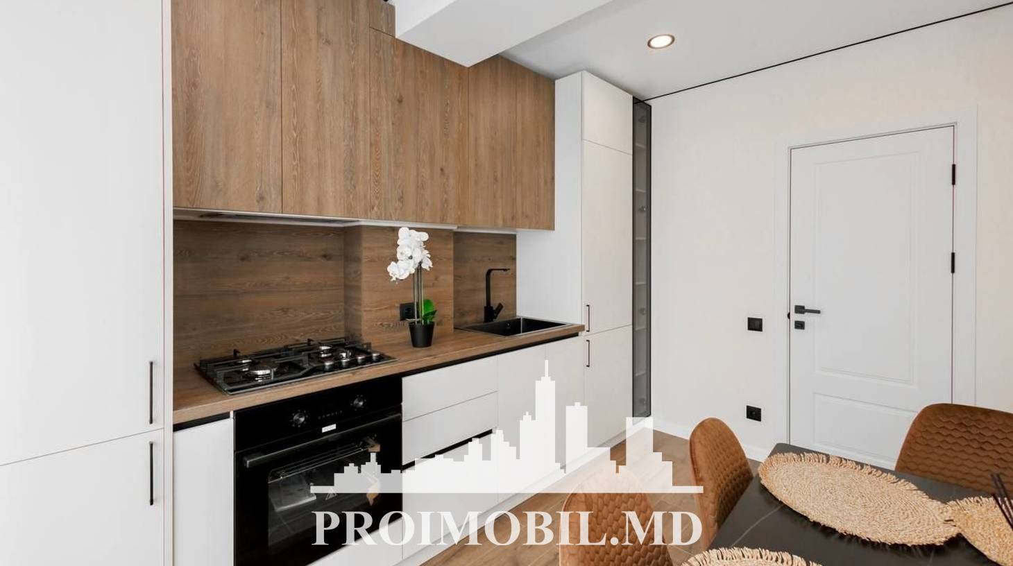 https://images.proimobil.md/vbIXGx-zkxohx4gXCd_b3YeuL_FIWCk39mnDzhmG2Yg/watermark:0.75:so:0:30:0.39/resize:fill:1460:816:1/gravity:ce/bG9jYWw6Ly8vZXN0YXRlL2xyL2VkMzk3M2MxLWZhZGItNGU1Mi05YmI1LTljZWU0MzAxMDk1MC5qcGVn