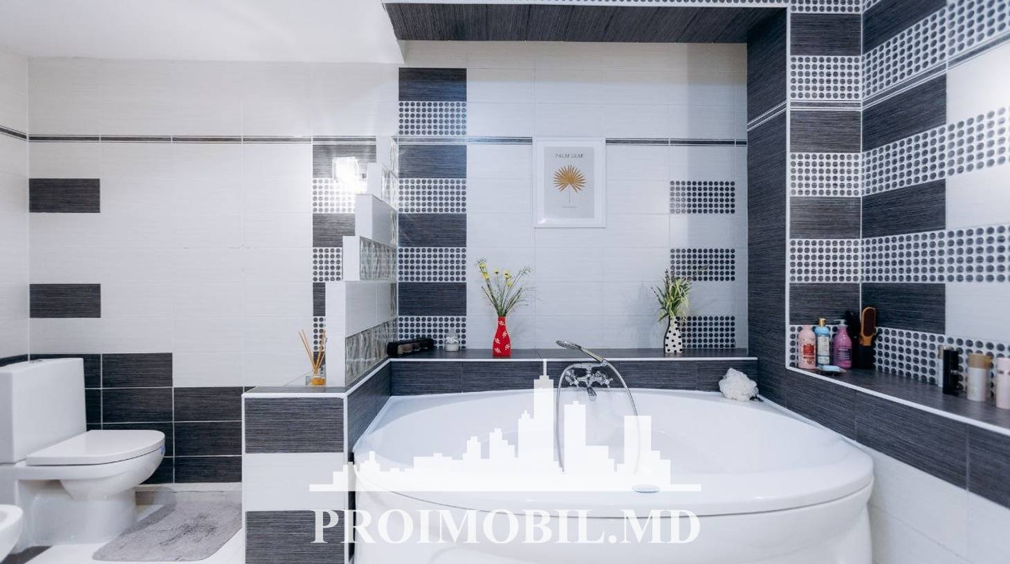 https://images.proimobil.md/vdki0NDbSyV8u6dDIszhiP9uI8xS4NxDIFCPk0fb0hw/watermark:0.75:so:0:30:0.39/resize:fill:1460:816:1/gravity:ce/bG9jYWw6Ly8vZXN0YXRlL2xyL2Y0NzY0YTBhLTA1NTEtNDlkYy04NDc2LWVhNTFkN2E0YTRhZS5qcGVn