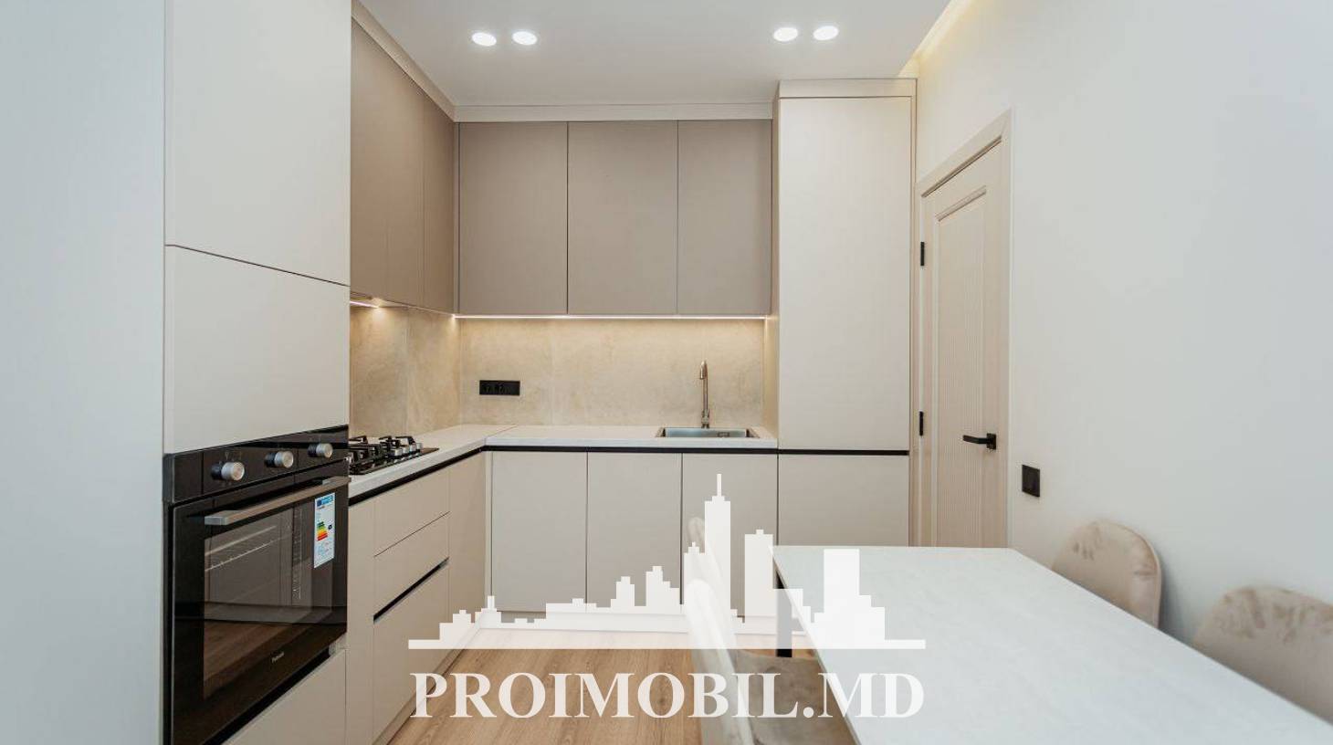 https://images.proimobil.md/vdmtj5WOR8xU6pkyX2u84DaFvxNHKmFed6OjHndn1gw/watermark:0.75:so:0:30:0.39/resize:fill:1460:816:1/gravity:ce/bG9jYWw6Ly8vZXN0YXRlL2xyL2E3MzNjODBiLTMzZjEtNDlkOS05NTg4LTZiZWE5YTMxZGM2OS5qcGVn