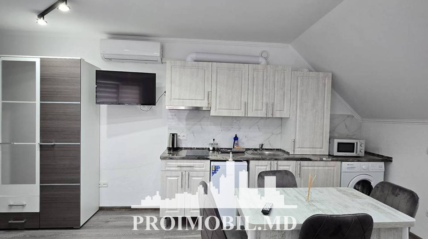 https://images.proimobil.md/vgM54wxvQfrv_BWRGA7Vi1dRMC90a9Vz1mp3_Ltu9H0/watermark:0.75:so:0:30:0.39/resize:fill:1460:816:1/gravity:ce/bG9jYWw6Ly8vZXN0YXRlL2xyLzBjMzUyNzg3LTFiMjAtNDhjYy1iYTk0LWQ3NGZmYjA1OWRiMi5qcGVn