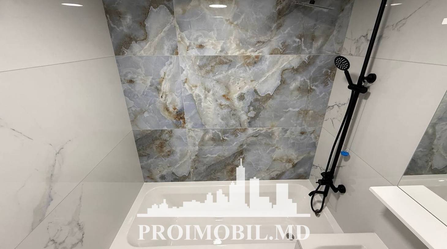 https://images.proimobil.md/vh4SrjY3tsPOzxYAtmwszK_oKQM4Mc_a8R6Mlm2jiF8/watermark:0.75:so:0:30:0.39/resize:fill:1460:816:1/gravity:ce/bG9jYWw6Ly8vZXN0YXRlL2xyLzFlNDliOTA1LWJmMWYtNGY0ZC1hOTIzLTAwNzcxMDFjNTY4ZS5qcGVn