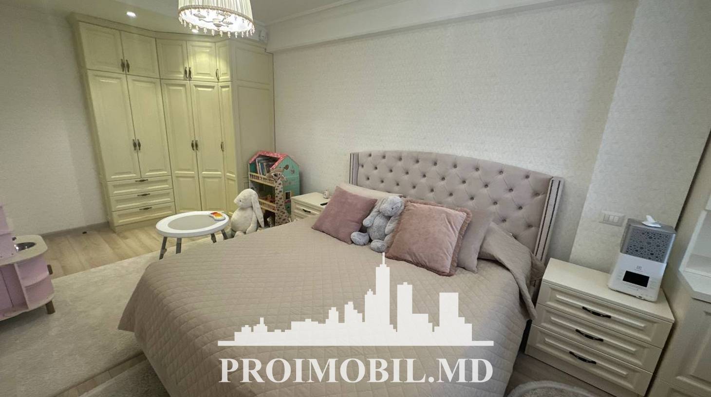 https://images.proimobil.md/vhc8H4DTaHb8mk8oW_YxqI08NUwpGpiA-rYduznBa-I/watermark:0.75:so:0:30:0.39/resize:fill:1460:816:1/gravity:ce/bG9jYWw6Ly8vZXN0YXRlL2xyLzMyMjRlM2NiLTY0YTEtNGFiNC05MGE1LTZlZGViYTA3YWQxMC5qcGVn