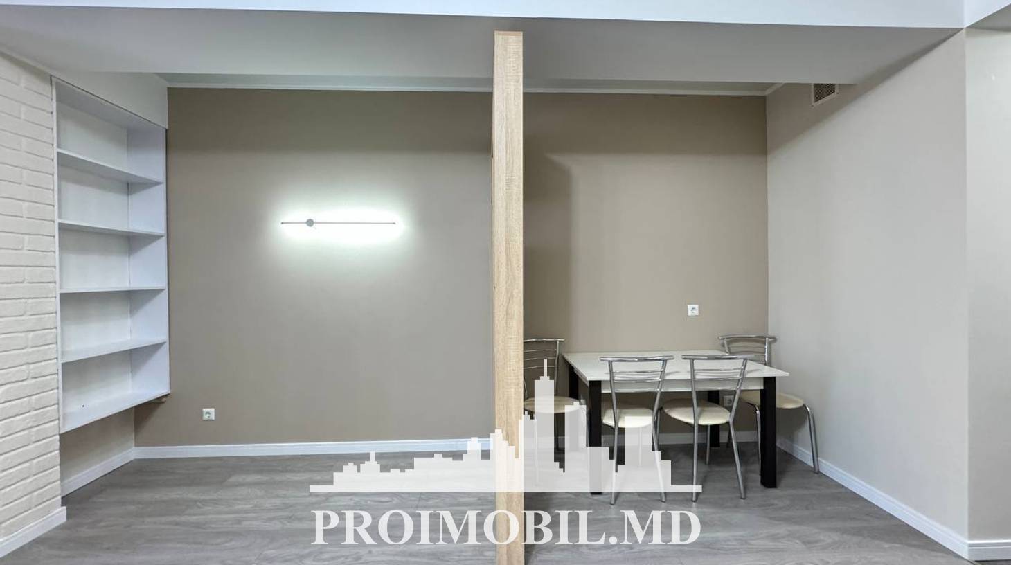 https://images.proimobil.md/vjzr06SZCRjX41up0sPGwWPTPTTomJnkpW6HuBuZlfI/watermark:0.75:so:0:30:0.39/resize:fill:1460:816:1/gravity:ce/bG9jYWw6Ly8vZXN0YXRlL2xyLzcxZDUzYmI1LWY1YjQtNDYxZS05NDI1LTAyZmUxZjNhMjc2Yy5qcGVn