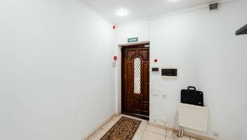 https://images.proimobil.md/vkeC7rAbRjzJTSTxfQnp2_HKVAeo59Ztwds6uKX3SfQ/resize:fill:350:198:1/gravity:ce/bG9jYWw6Ly8vZXN0YXRlL2xyL2JjNDU0MmRjLTY1MGMtNDI5NS1iMjNkLThiODA3Yjk1MDhmZi5qcGVn
