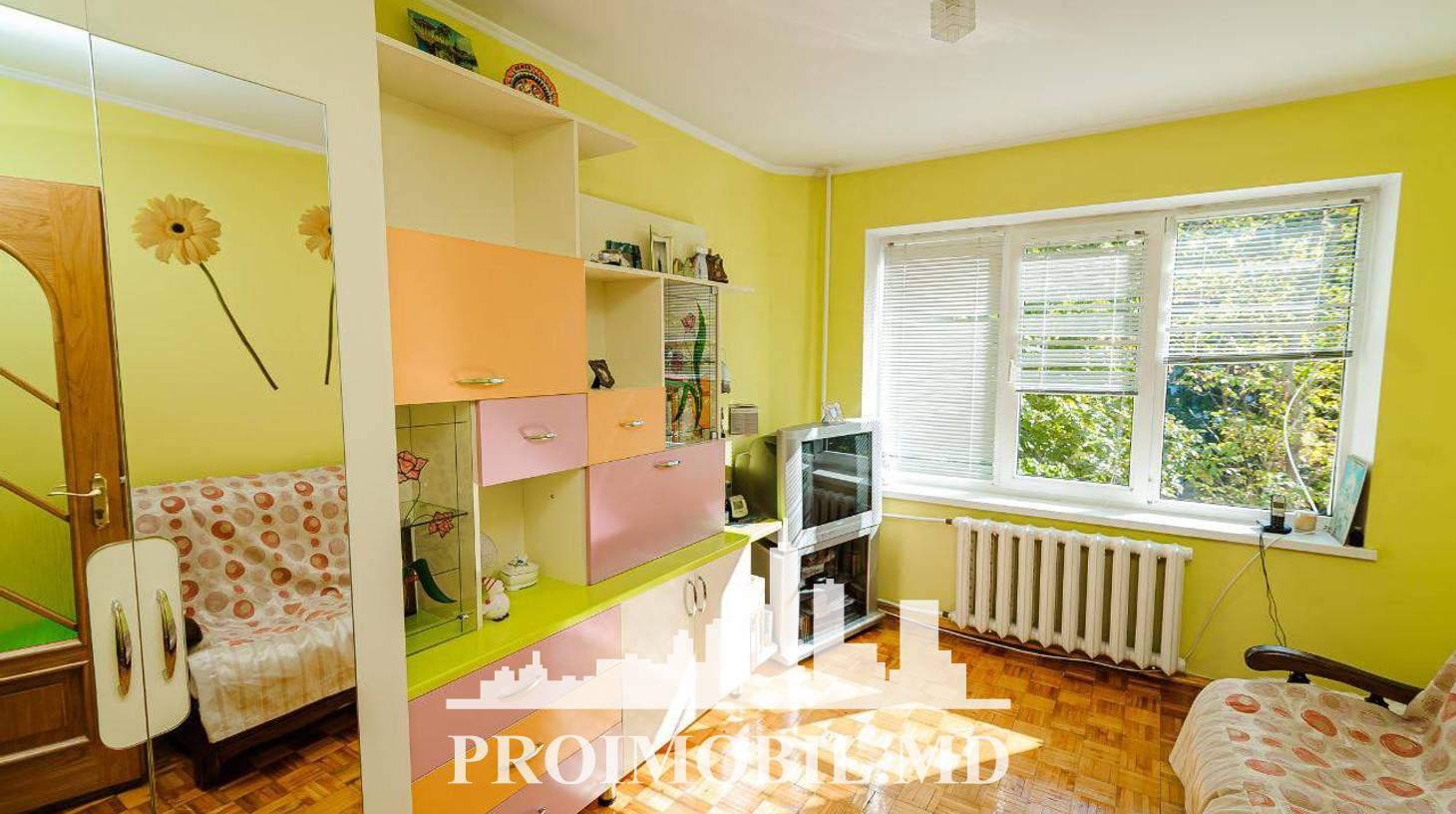 https://images.proimobil.md/vny84k1O0LRrmfezpzGZegV877e1yoXGimvG5dfG-H0/watermark:0.75:so:0:30:0.39/resize:fill:1460:816:1/gravity:ce/bG9jYWw6Ly8vZXN0YXRlL2xyLzM4YWJjM2FjLTU2NTYtNGU4MC1hMmJhLTU5YTUyY2MxYTY2Yy5qcGVn