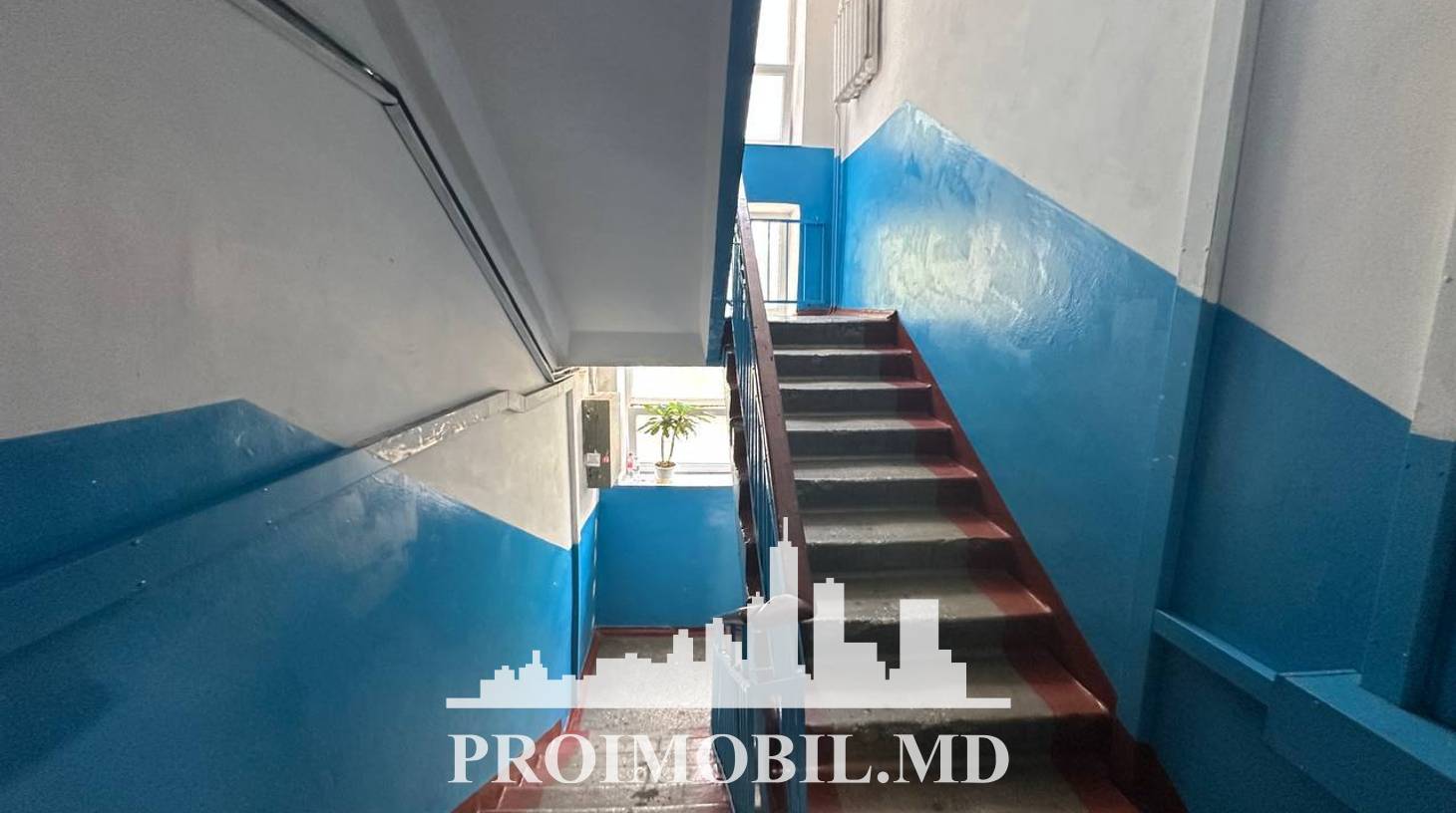 https://images.proimobil.md/vqm9nIkz6JcETMg6NIomGZvuT93Nt64yTcjXcqxkiuY/watermark:0.75:so:0:30:0.39/resize:fill:1460:816:1/gravity:ce/bG9jYWw6Ly8vZXN0YXRlL2xyL2E3M2E1ZWU2LTBiNzktNGY3MS1iZDYwLWQ3ZjYyNWIzMTNlOS5qcGVn