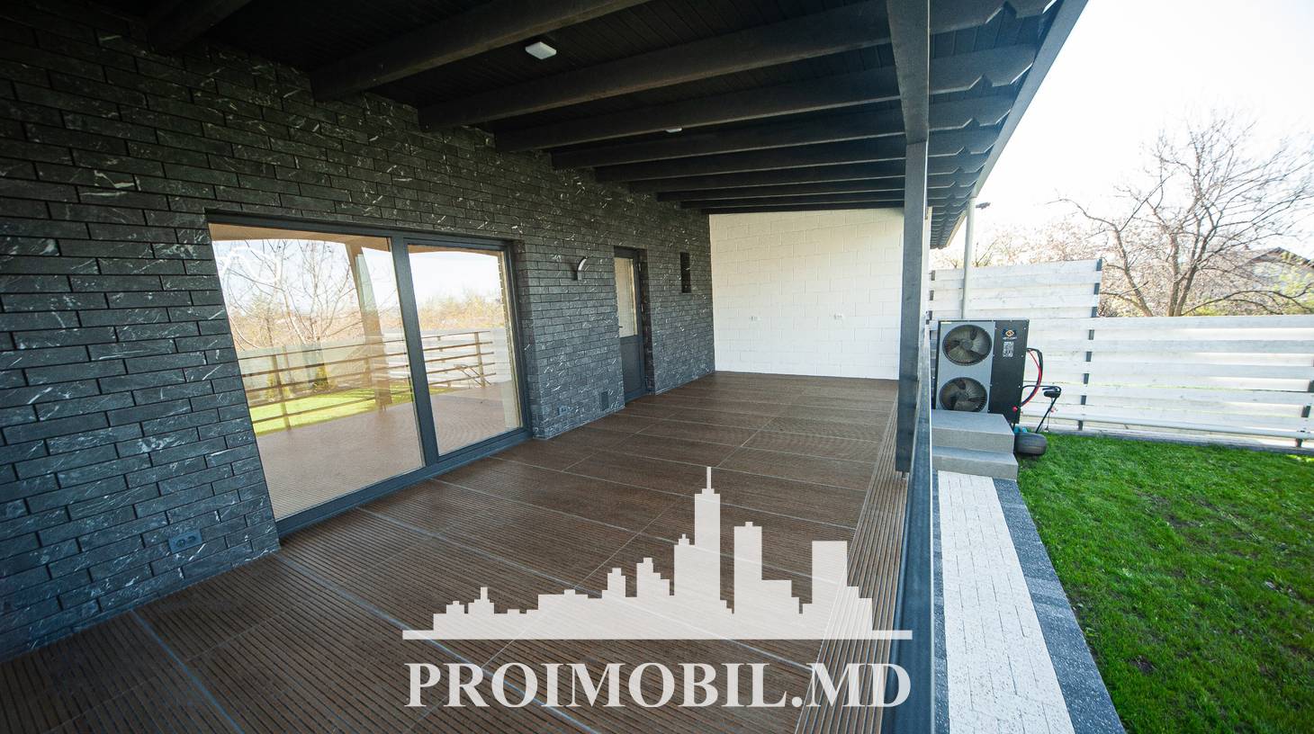 https://images.proimobil.md/vs0YGzT0tHTHOE2nNg3uiHB8PcV10bITr1QjuklDdE4/watermark:0.75:so:0:30:0.39/resize:fill:1460:816:1/gravity:ce/bG9jYWw6Ly8vZXN0YXRlL2xyLzZhOTk4ZmM2LWU0OTEtNGExNS1iMWFiLTRlNmI2YWVkZjIxYi5qcGVn