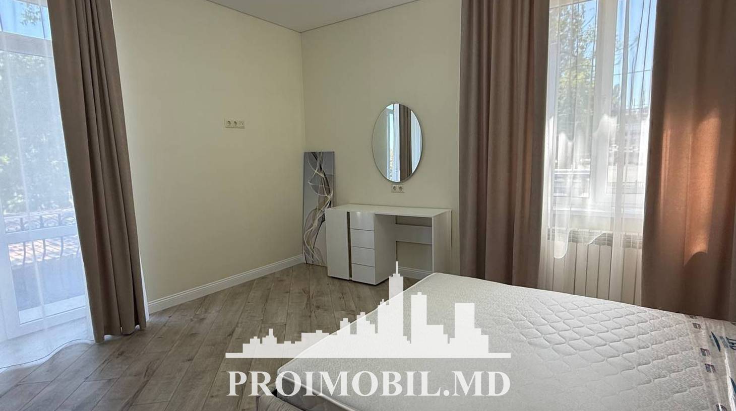 https://images.proimobil.md/vusP_bZ0bpfKuubeNIyr7xGe9kTDdQ1oVWzJetGSxuA/watermark:0.75:so:0:30:0.39/resize:fill:1460:816:1/gravity:ce/bG9jYWw6Ly8vZXN0YXRlL2xyLzdjZTQ1NzVkLWE1MjktNDVhMy1iYzgzLTAwMzU1NmZkMmQyNS5qcGVn
