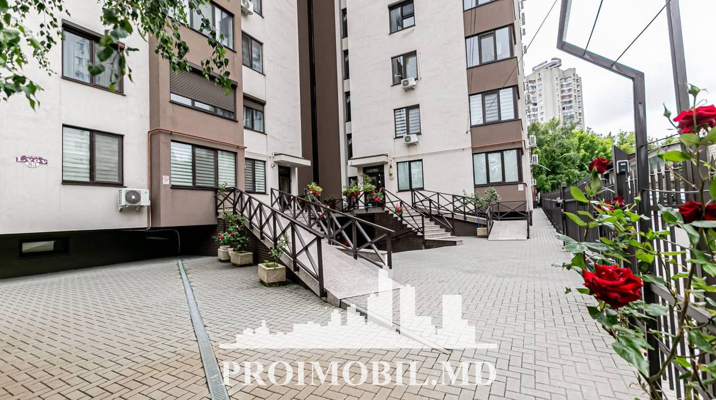 https://images.proimobil.md/vw8yfEVnih_X27-pIeDZbdlU9IJR4JFErAH2jStK9e4/watermark:0.75:so:0:30:0.39/resize:fill:1460:816:1/gravity:ce/bG9jYWw6Ly8vZXN0YXRlL2xyLzg5YjNiMGUzLTcyY2MtNGE2MS05Y2U5LTIxNzhiYTQ3NGNhMS5qcGVn