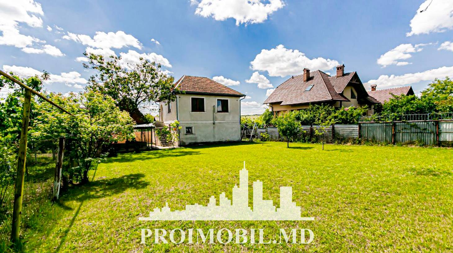 https://images.proimobil.md/vxpbZv62TP_h2DdAXXoDAqIhjI4tP8TrJXL5LBURRms/watermark:0.75:so:0:30:0.39/resize:fill:1460:816:1/gravity:ce/bG9jYWw6Ly8vZXN0YXRlL2xyLzA3ZGZiYTdkLTM4NmEtNDU2Mi04YzU1LTdmY2E2NTU3MDRmNC5qcGVn
