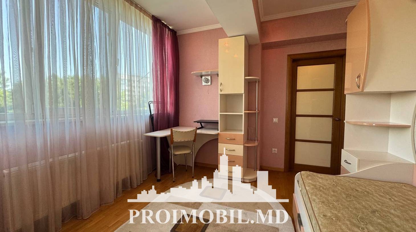 https://images.proimobil.md/vzTsyTBq5rtUjsaIio6_OZez8q_fYqvXbav2iMldQ70/watermark:0.75:so:0:30:0.39/resize:fill:1460:816:1/gravity:ce/bG9jYWw6Ly8vZXN0YXRlL2xyLzYwNzU4MmM3LTk5MGMtNDFhZS05ZTY0LTQ0NDVjYjgyN2U4Ny5qcGVn