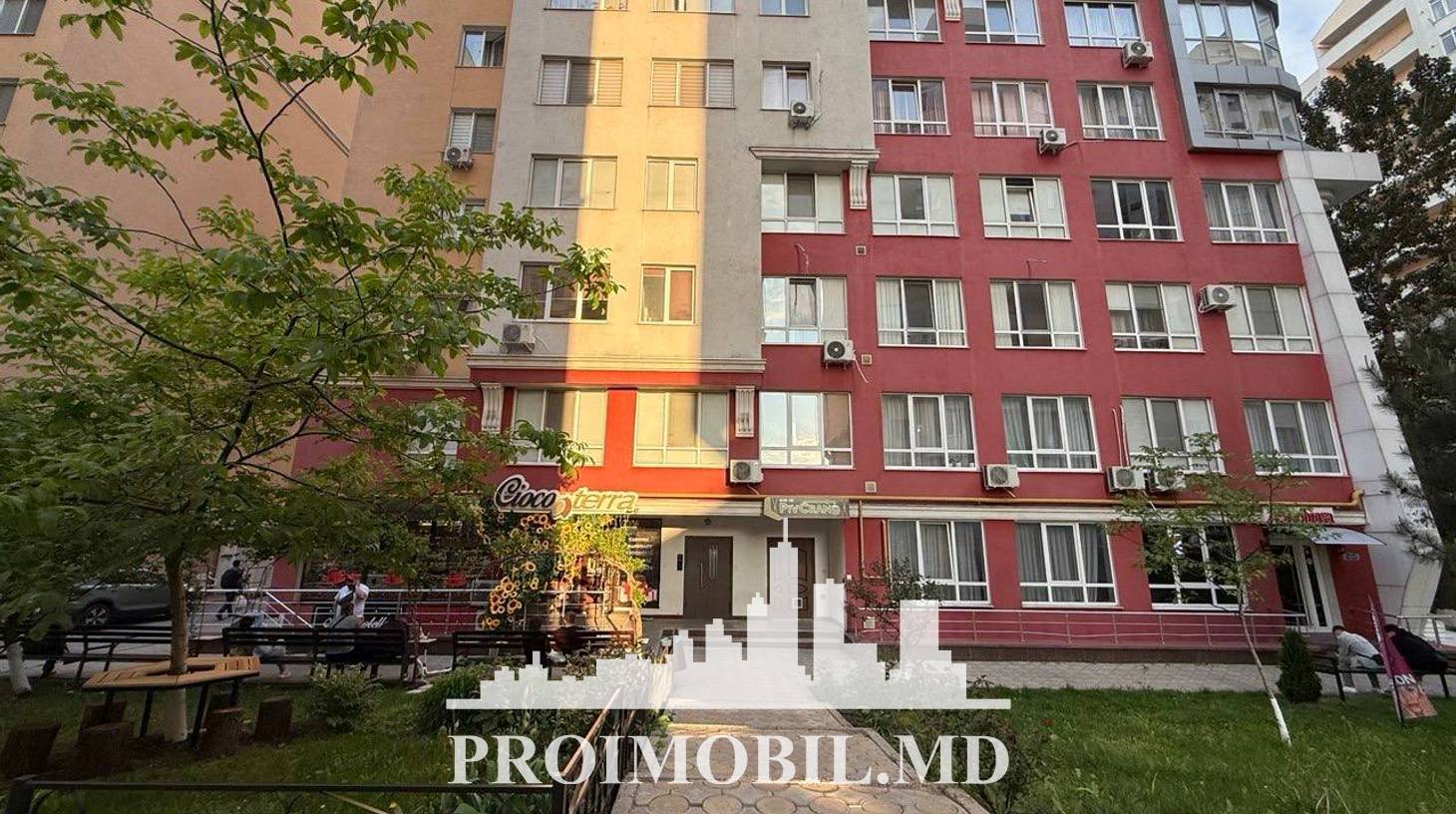 https://images.proimobil.md/vzWcCqQeCdq_Nax0F7eXrTmCmJ2viMWrPQxIx1Ohh9M/watermark:0.75:so:0:30:0.39/resize:fill:1460:816:1/gravity:ce/bG9jYWw6Ly8vZXN0YXRlL2xyLzMyZTc0ZWJlLThjNjAtNGNhNS05MmIxLWQ5ZWEwZjNhYjRiZC5qcGVn