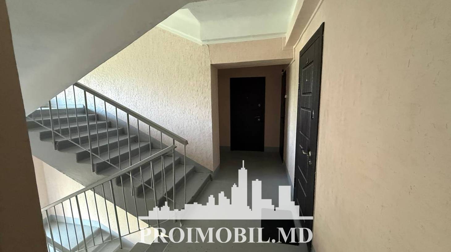 https://images.proimobil.md/vzzIF0qVjfOxkE9iVC3KBq3QRpjQdn7Ia2y1GXiXUc0/watermark:0.75:so:0:30:0.39/resize:fill:1460:816:1/gravity:ce/bG9jYWw6Ly8vZXN0YXRlL2xyLzdlYjNhMDgxLWVjYzgtNGI4MC1iMjkzLWY1ZWViNzJkNWNjNC5qcGVn