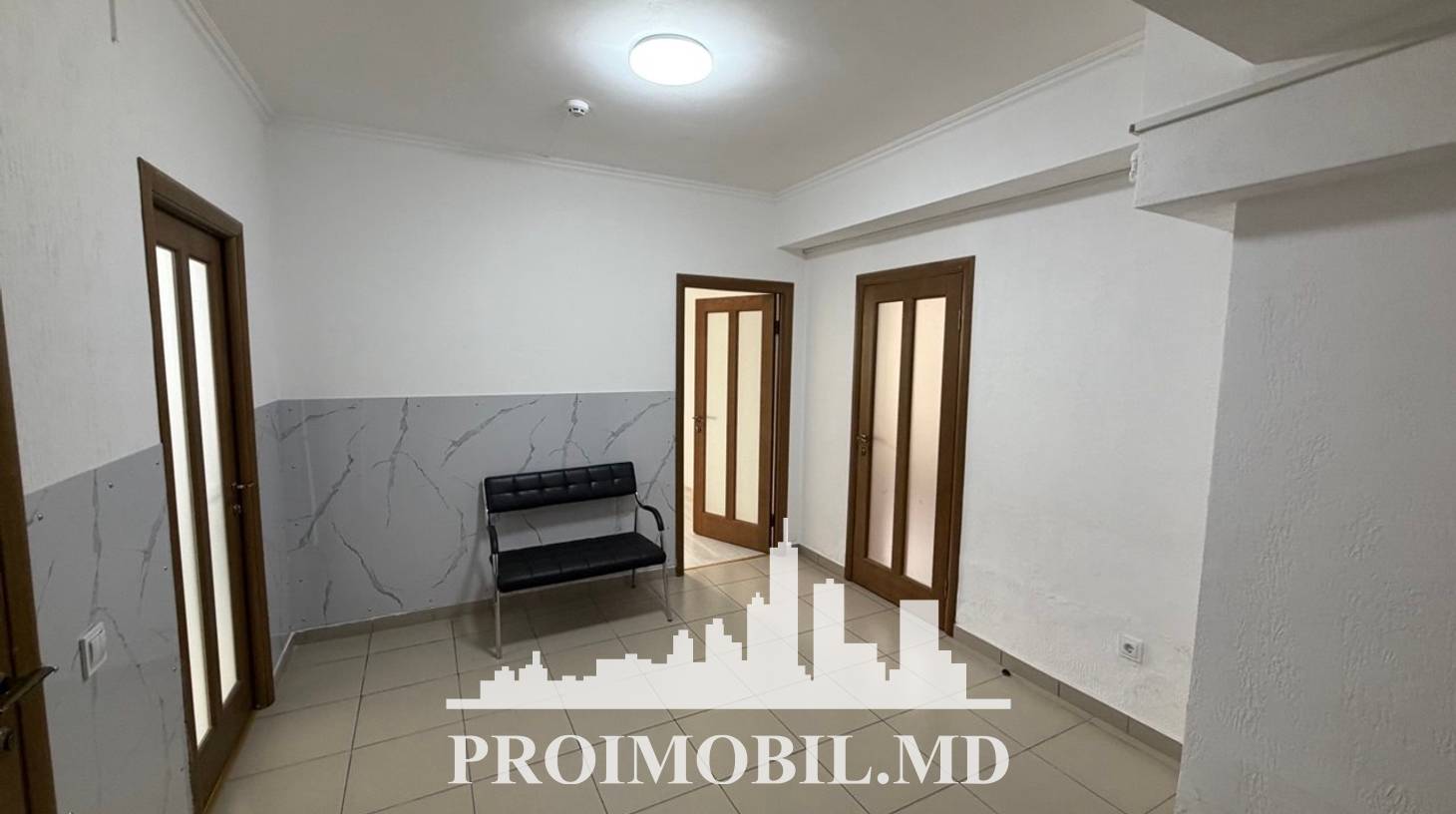 https://images.proimobil.md/w-zpFnVCTpY-L5v2jZ3k-ocquBiN33U-NgzJxWCuseM/watermark:0.75:so:0:30:0.39/resize:fill:1460:816:1/gravity:ce/bG9jYWw6Ly8vZXN0YXRlL2xyL2UxMjhiMGU5LTVmOWYtNGM0ZS1iYTg3LTFkYzhmMzBkMGVjNC5qcGVn