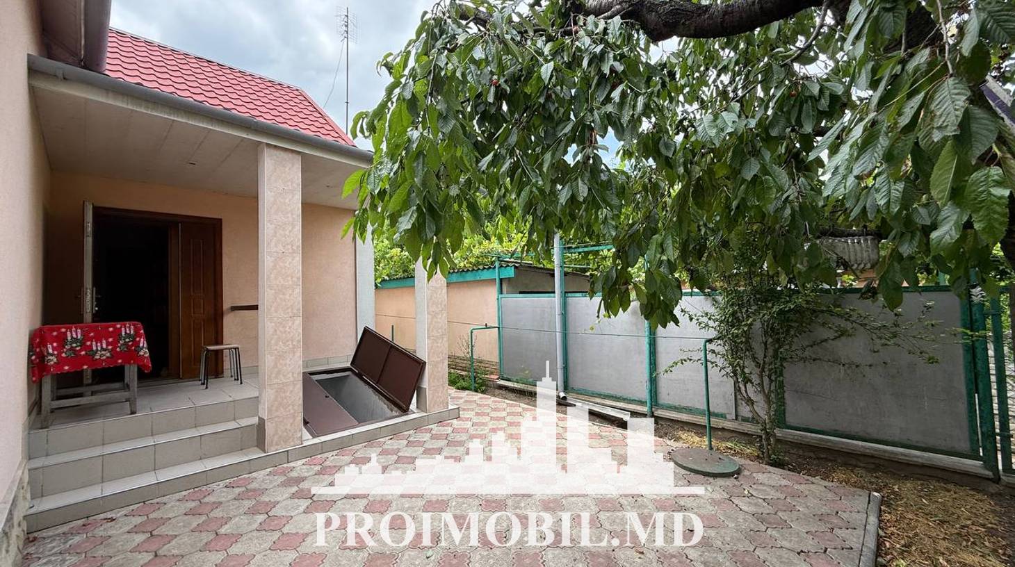 https://images.proimobil.md/w06bZ6Y9IXrtbzQQmRO09LHknqWQLdPau0j2NWhLdpI/watermark:0.75:so:0:30:0.39/resize:fill:1460:816:1/gravity:ce/bG9jYWw6Ly8vZXN0YXRlL2xyL2I4NDA0MTMwLTMwZjItNDQ4Yi04ZWM0LWQyMGY0ZjA1NjZmNC5qcGVn
