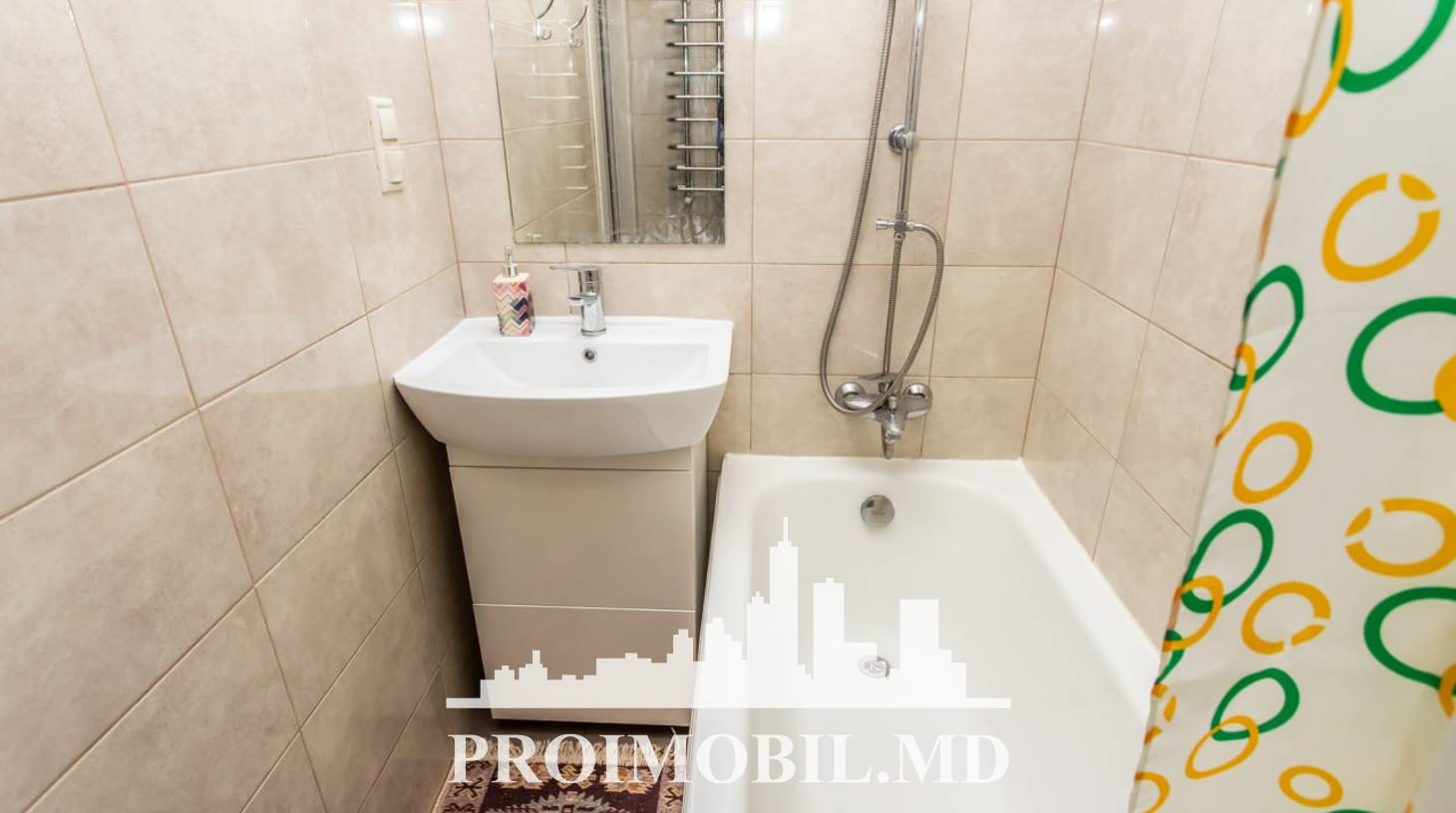 https://images.proimobil.md/w0762K7470Lt4XROgrYpCuJR963vWnacfTt5_yNl4mo/watermark:0.75:so:0:30:0.39/resize:fill:1460:816:1/gravity:ce/bG9jYWw6Ly8vZXN0YXRlL2xyLzBmMTM2YjMwLTVhMDMtNDJhMi04OWRhLTE5MDUzMGYzOGVjMy5qcGVn