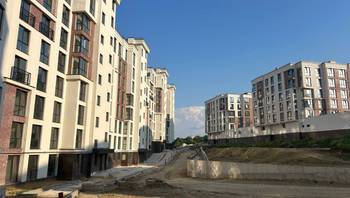 https://images.proimobil.md/w0uoM6Xqz-83jyY8svPntLx0ny4pilfu_Co2lFijEoU/resize:fill:350:198:1/gravity:ce/bG9jYWw6Ly8vZXN0YXRlL2xyLzgxYmEwMzNmLTVkM2QtNDljNi1hYzM0LTg5MzUzN2YxYmExMC5qcGVn