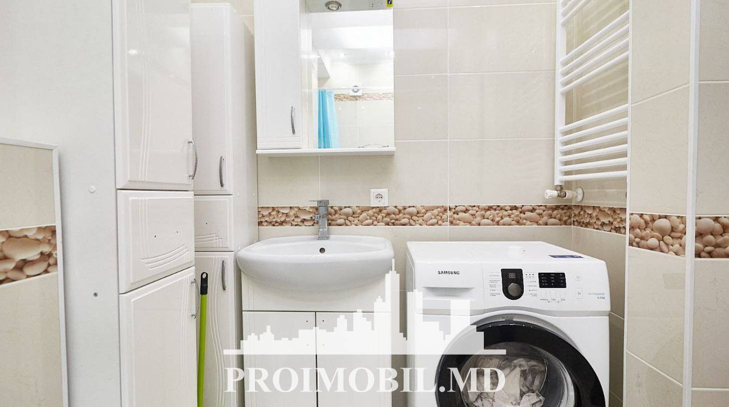 https://images.proimobil.md/w5g4Hrg8BQpyg2PD6dDSpw197ZSC5RfaWUBaG27R_0E/watermark:0.75:so:0:30:0.39/resize:fill:1460:816:1/gravity:ce/bG9jYWw6Ly8vZXN0YXRlL2xyLzYwNjViZmI4LTY1YzktNDBmMS1hNzcxLThhZTk1NWNmNjcwOC5qcGVn