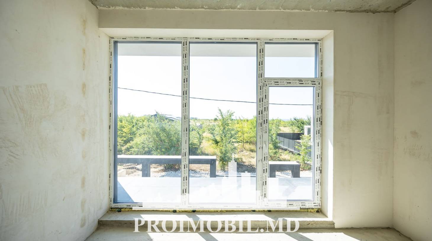 https://images.proimobil.md/w719T2njfZJRiePJdkWE2XYV6FsEt6u1HhutXO4GigY/watermark:0.75:so:0:30:0.39/resize:fill:1460:816:1/gravity:ce/bG9jYWw6Ly8vZXN0YXRlL2xyLzU2NzkyOGE2LWEzNTUtNDAxYS1iZDNmLTZjNTc3MTFlOWRmMy5qcGVn