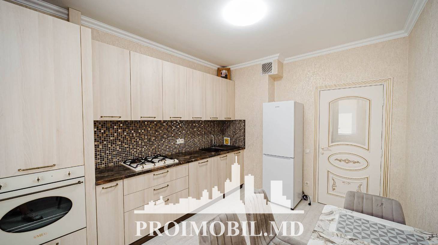https://images.proimobil.md/w8KAXFpxSbJTWqp2Ps2B69blVeK-IX2tI7Pjz0en720/watermark:0.75:so:0:30:0.39/resize:fill:1460:816:1/gravity:ce/bG9jYWw6Ly8vZXN0YXRlL2xyL2Q4ZTFlMzU5LWUxOWYtNGI2Mi05MTFlLTQzMmMwZDc2MzMxNC5qcGVn