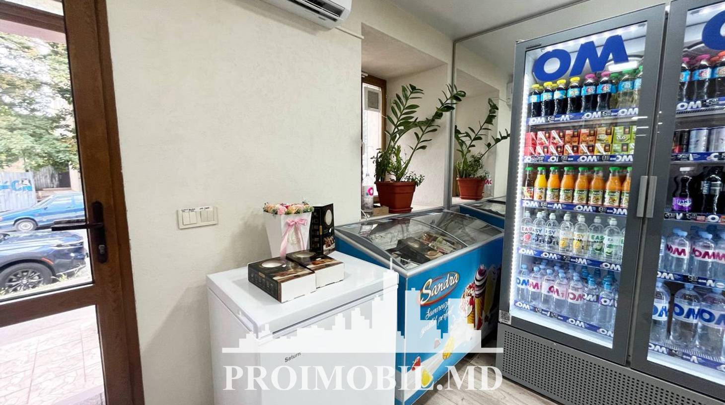 https://images.proimobil.md/wCIeL8AjS5YUFSbDsXuOkbfnsO18GX7bWOj_3f_L4TE/watermark:0.75:so:0:30:0.39/resize:fill:1460:816:1/gravity:ce/bG9jYWw6Ly8vZXN0YXRlL2xyLzU4ZWQ2ZTFmLWVmM2UtNDViNi1iYjVlLTE5MDNiMTRkZDZlNC5qcGVn