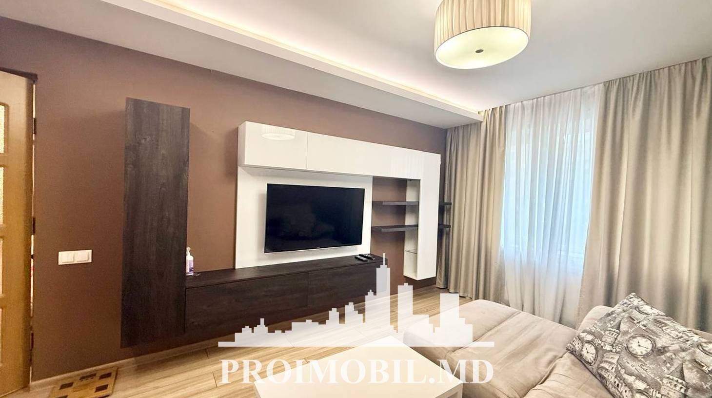 https://images.proimobil.md/wHpA_XAA9IUuR88lgtEtC5qCjI9k4vm-kOPSqk3KenA/watermark:0.75:so:0:30:0.39/resize:fill:1460:816:1/gravity:ce/bG9jYWw6Ly8vZXN0YXRlL2xyLzFkMDgxYjA4LTdlZTctNGRkZi05NzMzLTU4YTQxZDhkNjAyMC5qcGVn