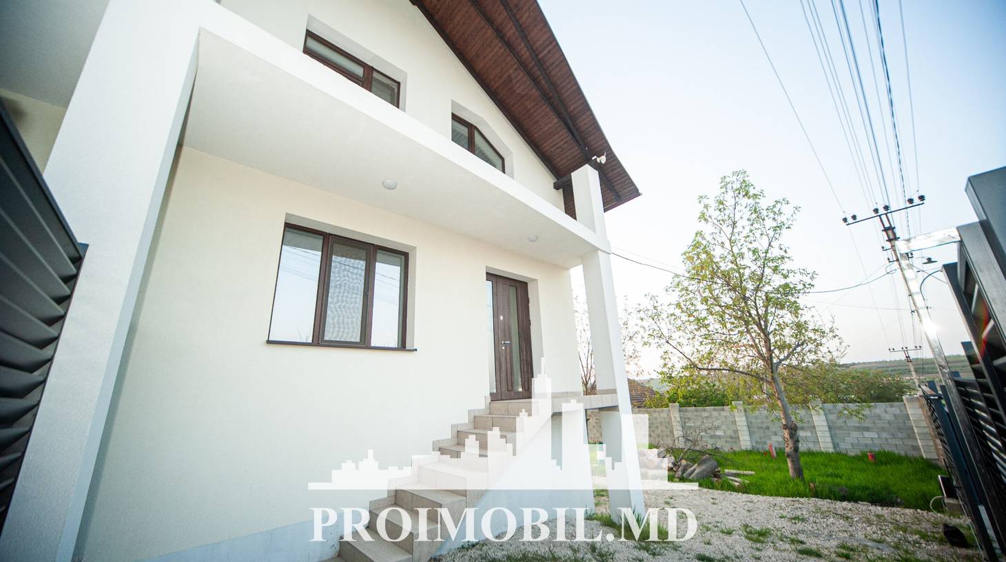 https://images.proimobil.md/wKxHS9WfAUxDxiQ9qOF26Tmrq5IK0gHkn6k-L91QnE8/watermark:0.75:so:0:30:0.39/resize:fill:1460:816:1/gravity:ce/bG9jYWw6Ly8vZXN0YXRlL2xyLzhmY2E4MTkyLWI0ODItNDk1Yy05MTczLTBhOWIwNzJlMWY3ZS5qcGVn
