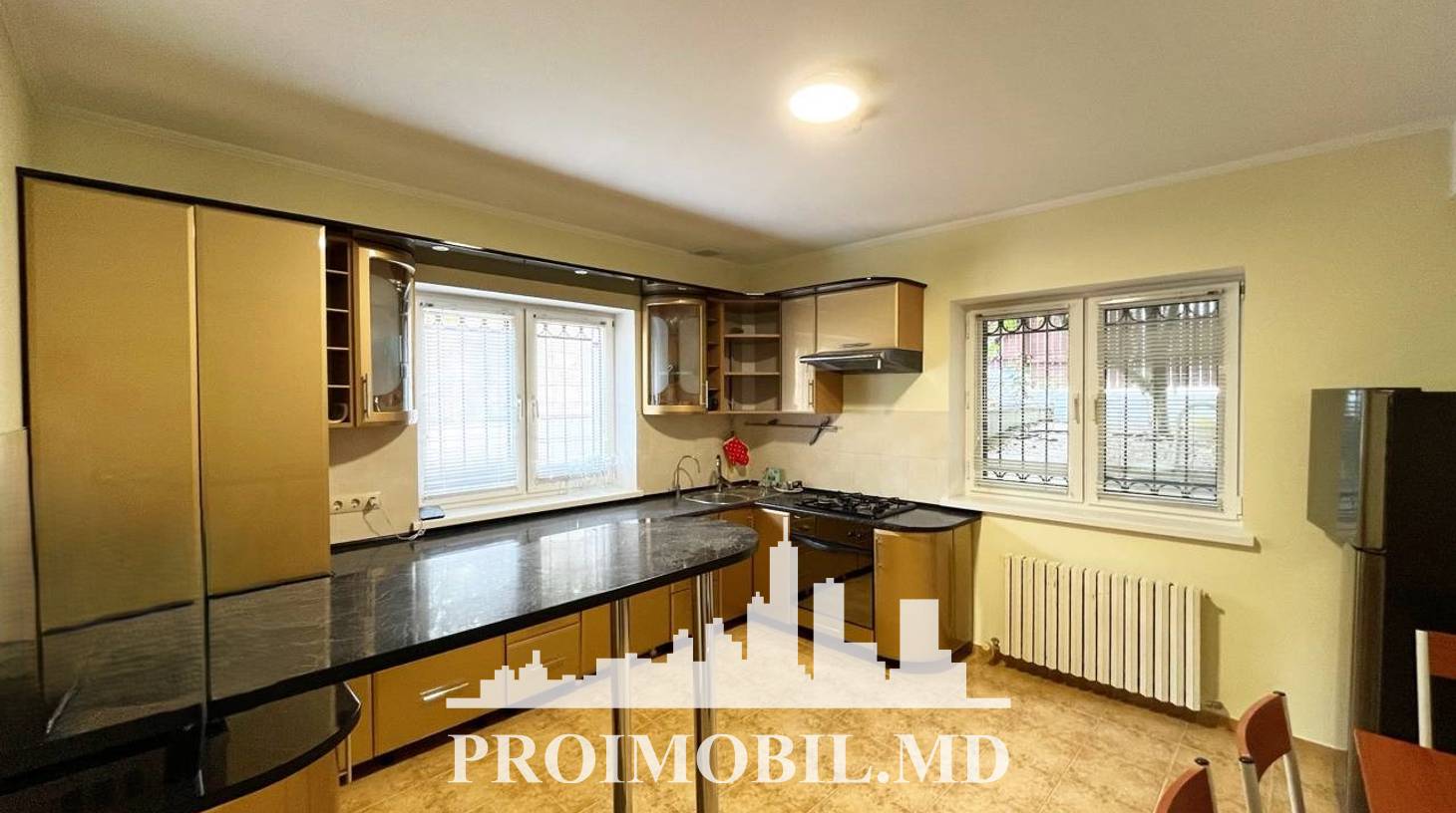 https://images.proimobil.md/wKytCx7BhX5zwVySMgKoyn47Bq2G3q8DbWtUehJ7eDI/watermark:0.75:so:0:30:0.39/resize:fill:1460:816:1/gravity:ce/bG9jYWw6Ly8vZXN0YXRlL2xyL2NhOTg5NmY3LWNmY2ItNDViNy1hMTc1LTM3ZDM0NzdhMjgyZC5qcGVn