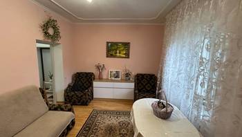 https://images.proimobil.md/wLpxqjF5iiItyz8U7GExSgIBkASMrZdoayhF07rKrQ8/resize:fill:350:198:1/gravity:ce/bG9jYWw6Ly8vZXN0YXRlL2xyLzdlYmUyMzk5LTFhYmUtNDdiNy1iNjFiLTdmMTA4ZWZjMTM1Zi5qcGVn