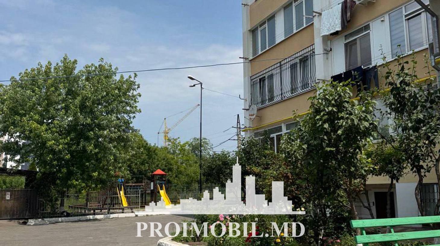 https://images.proimobil.md/wM6NUQQ1qJcJXkaoEUc46lqUGQdP2iayIfhP-9lsjwk/watermark:0.75:so:0:30:0.39/resize:fill:1460:816:1/gravity:ce/bG9jYWw6Ly8vZXN0YXRlL2xyLzlhNGZmZTA4LWM3ZjQtNGM3OC1hNGNkLWY1MTYyNTlhNTUyNC5qcGVn