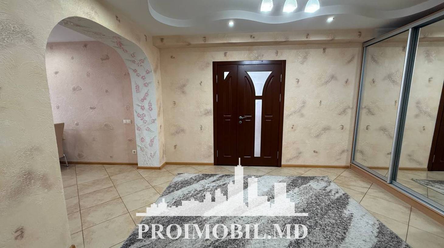 https://images.proimobil.md/wMjweK82NfpozJCrLJO279I-aceVPxQf0RH5sCj3xEA/watermark:0.75:so:0:30:0.39/resize:fill:1460:816:1/gravity:ce/bG9jYWw6Ly8vZXN0YXRlL2xyLzg4YzI1MjIyLTM4MmUtNDQyMy1hNTVjLTI2YjI1Nzc5NzUyNi5qcGVn